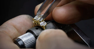 Custom-Designed Jewellery vs Off-The-Shelf