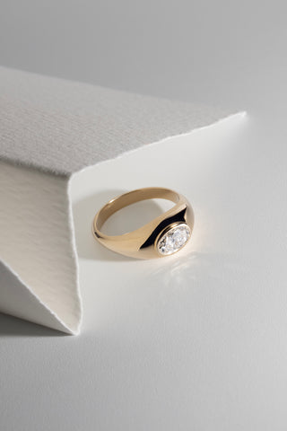 1.01ct oval lab-grown diamond signet ring, 9k yellow gold